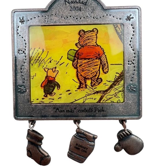 Disney Hallmark Christmas Ornament Winnie The Pooh Spanish Navidad 2004 - Picture 3 of 10